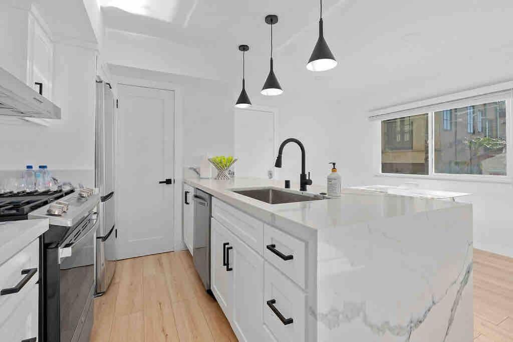Brand New Ocean-View Beach Home Steps To The Sand! Manhattan Beach Eksteriør billede